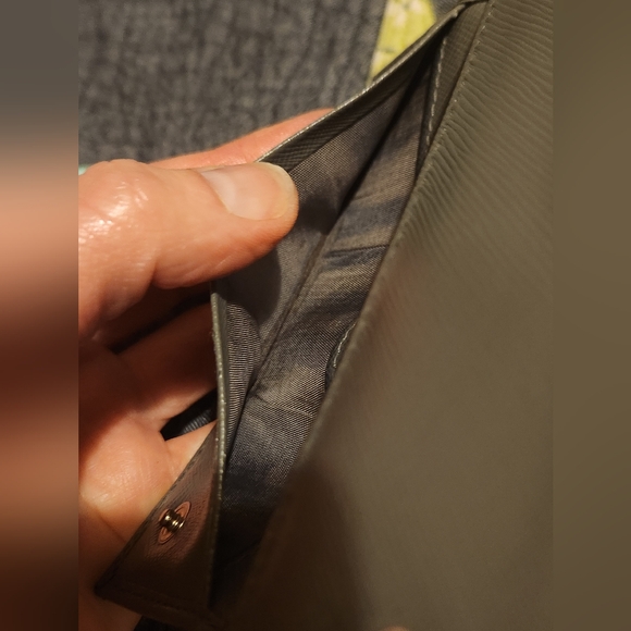 Prada Key Case Saffiano Leather Embossed 6 Keyed Case - Picture 10 of 15